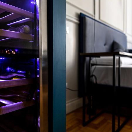 Blue Inn Luxury Suites Рим Екстериор снимка