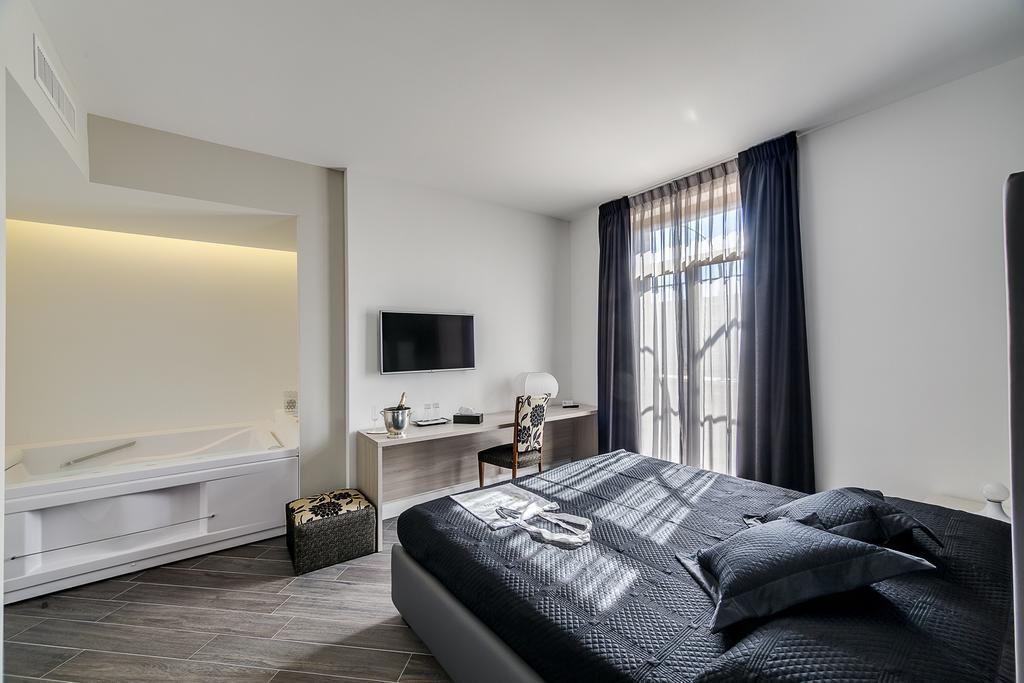 Blue Inn Luxury Suites Рим Стая снимка