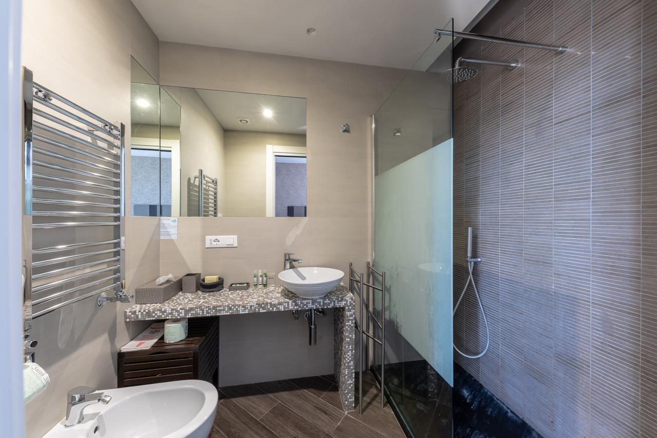 Blue Inn Luxury Suites Рим Екстериор снимка