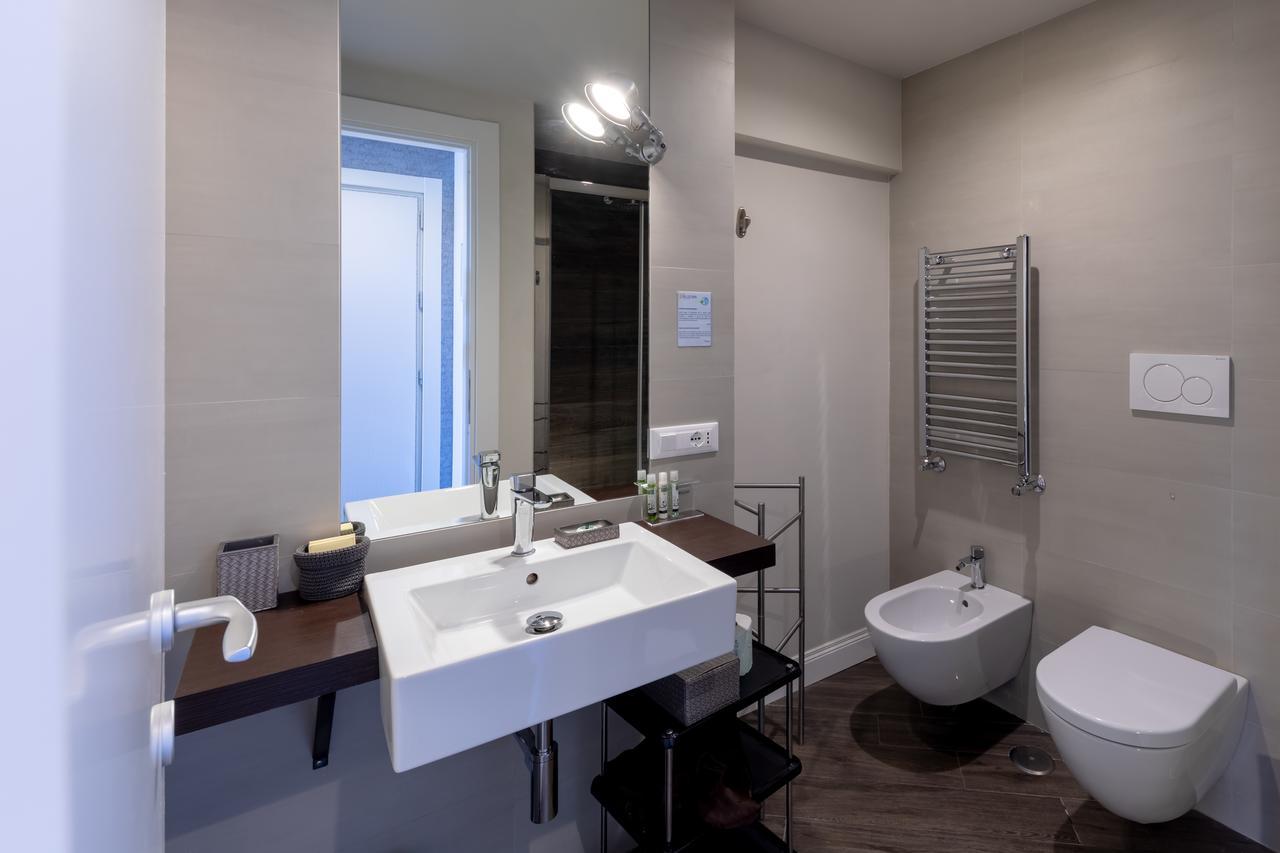 Blue Inn Luxury Suites Рим Екстериор снимка