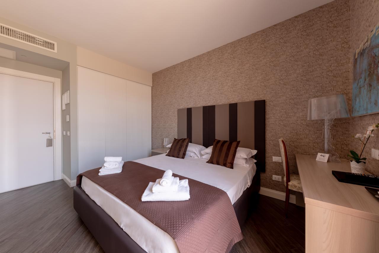 Blue Inn Luxury Suites Рим Екстериор снимка