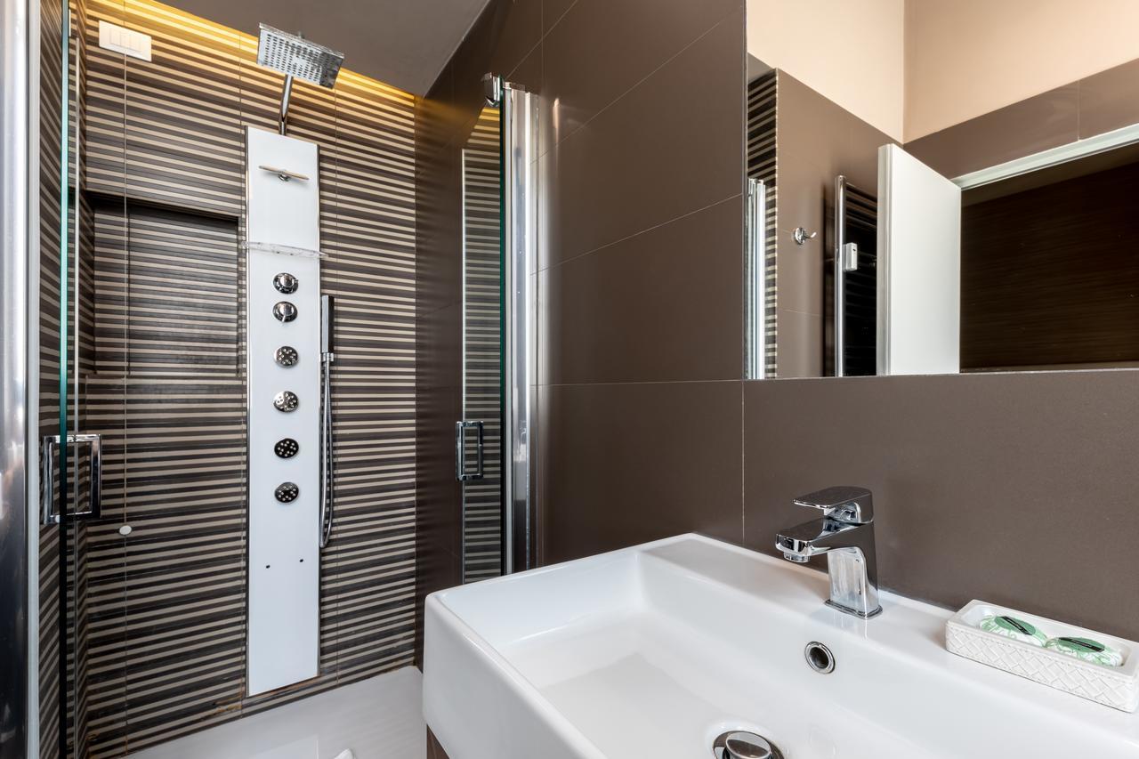 Blue Inn Luxury Suites Рим Екстериор снимка