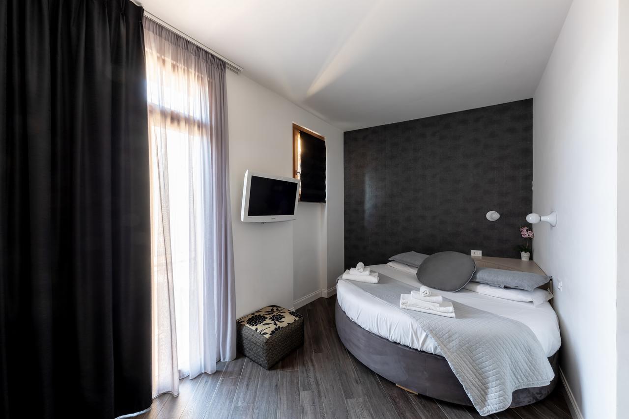Blue Inn Luxury Suites Рим Екстериор снимка